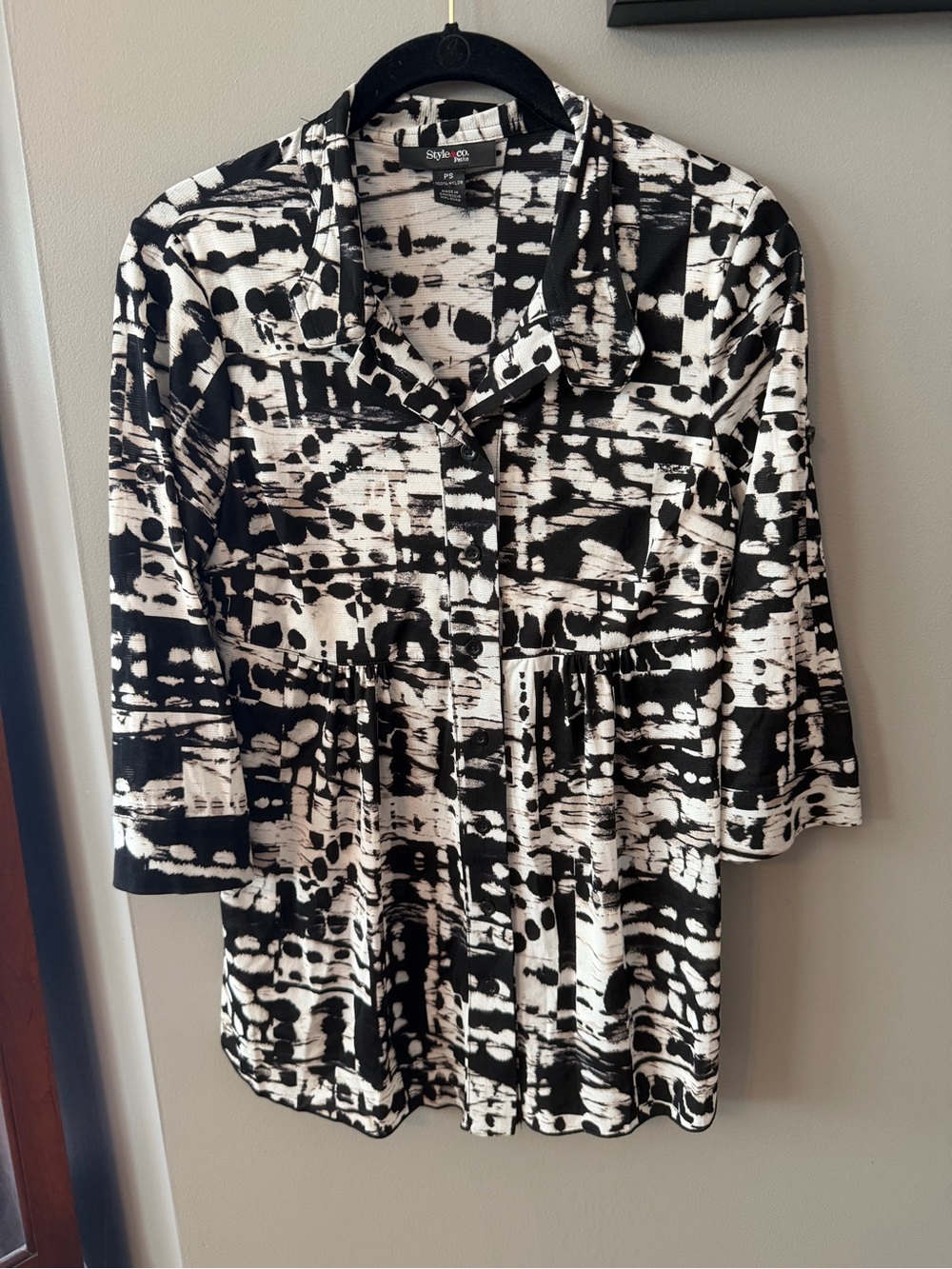 Style & Co. Black and White Abstract Button-Front Tunic